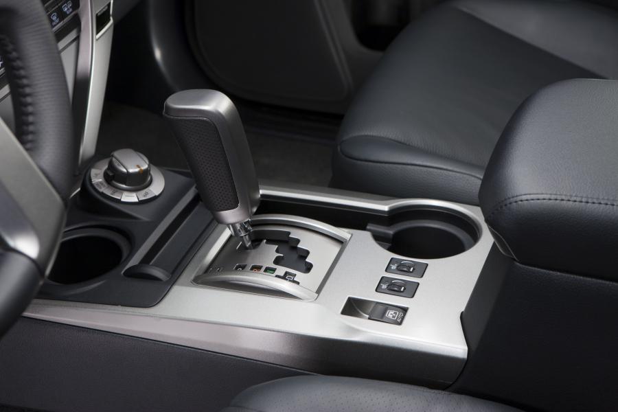  Toyota 4Runner Limited 2010 года  (фото 13 из 48)